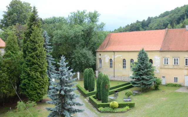 Zámek v Račicích se po letech opět otevřel veřejnosti. Zájem o něj je obrovský