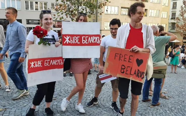 Běloruské občanské protesty podpořila v Brně asi tisícovka lidí