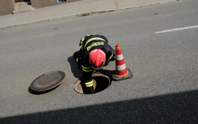 FOTO: Únik plynu uzavřel brněnskou Belcrediho ulici
