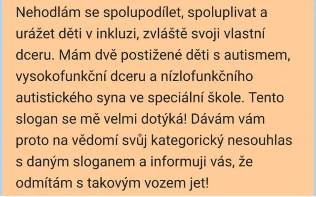 Řidič brněnské hromadné dopravy odmítá jezdit autobusem se sloganem „Zdravé školství bez inkluze“ od hnutí SPD. Uráží to jeho děti