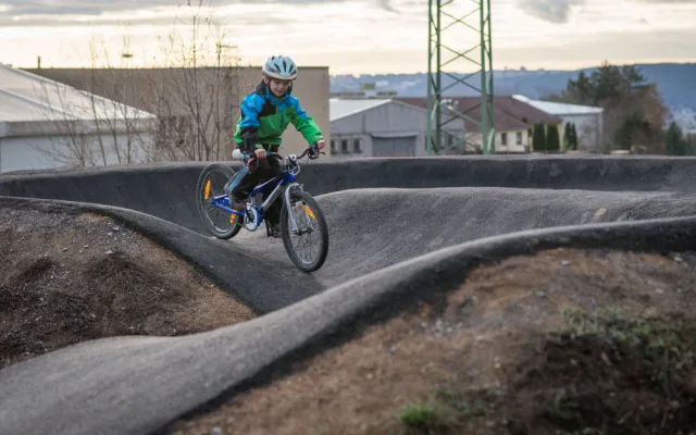 Mezi Líšní a Vinohrady vyroste nový PumpTrack pro cyklisty i skatery