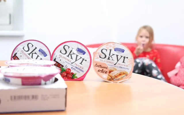 Islandská tradice v českých domovech. SKYR Bohušovické mlékárny zasytí, potěší a osladí vám den. A venku má novou zimní edici!