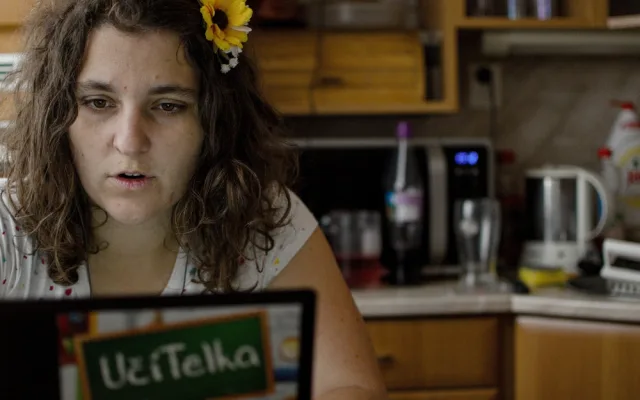 Chybí nám interakce a pozornost u studentů, reagují učitelé na on-line výuku