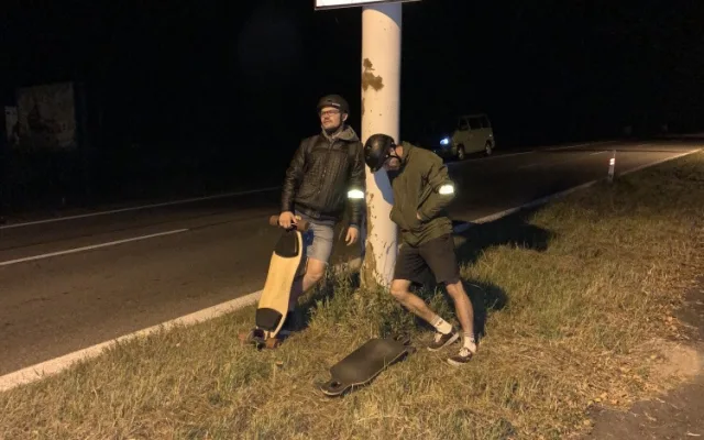 Na longboardech projeli celé Česko. Získali téměř půl miliónu korun pro malého Milánka