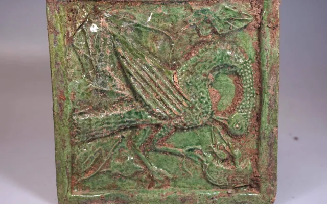 Římské náměstí v Brně ukrývalo sbírku cenných artefaktů. Archeologové jsou nadšeni ze zachovalého pelikána