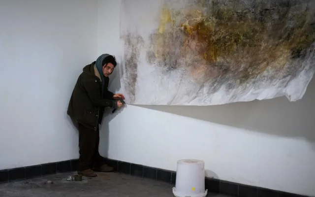 Na rohu Údolní a Úvozu vznikla Galerie průchod. Neexistující výstavní prostor pro nikoho i pro všechny
