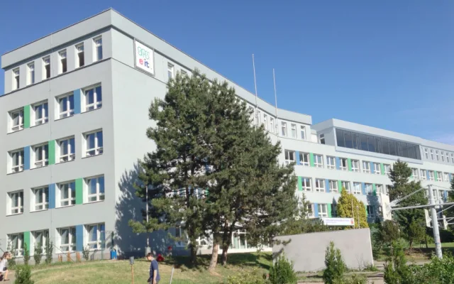 Obory pro budoucnost, kvalitní výuka a nejlepší kantýna k tomu. Atmosféru na Purkyňce si chválí žáci i učitelé