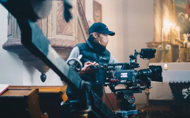 Mladí filmaři natáčí na jižní Moravě unikátní snímek s Judit Bárdos a Dušanem Vitázkem