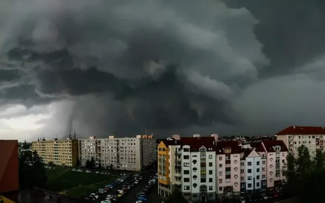 Apokalypsa. Jižní Morava zažila tornádo, některé obce jsou zničené