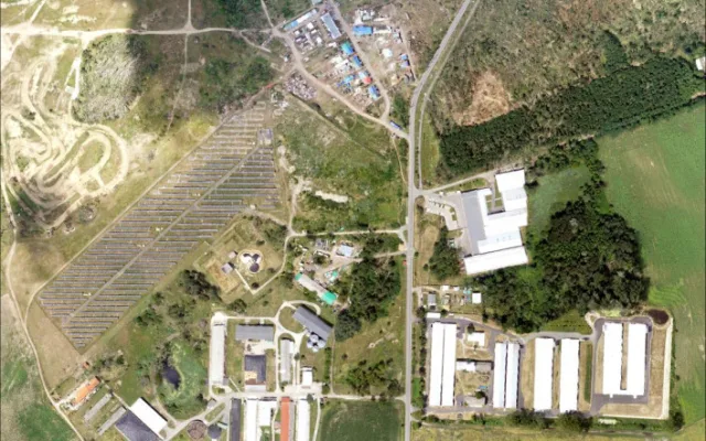 Hasičům v oblasti zasažené tornádem pomohlo mapování dronů a letounů