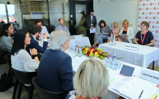 Svou žádost o stipendium musela Bára obhájit před odbornou porotou nadace Bakala Foundation