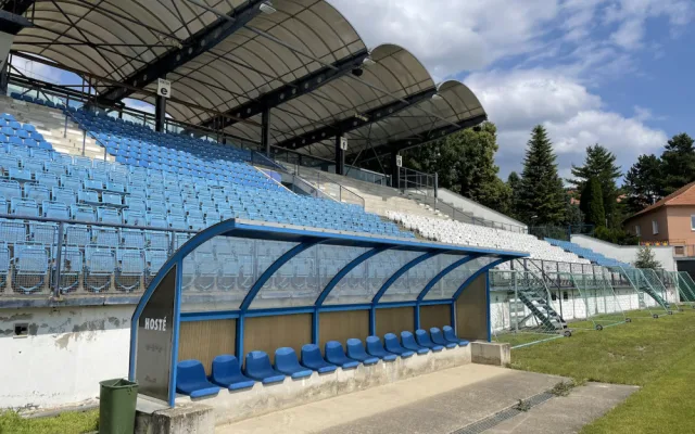 Do Drnovic se vrací profi fotbal, Vyškov se na slavném stadionu touží zachránit