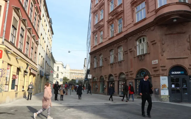 Ulice Česká.