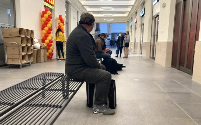 V Brně zkulturnili hlavní nádraží, přibyly lavičky i supermarket