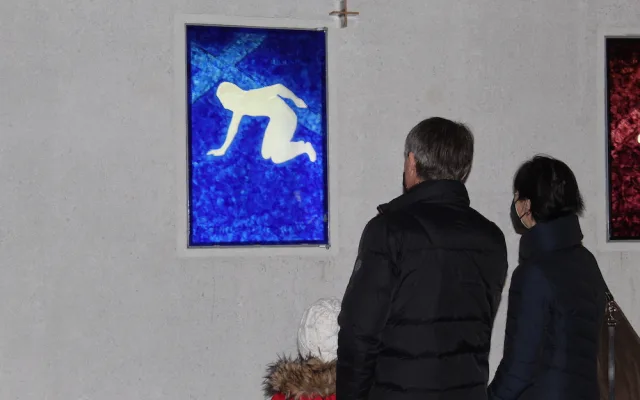Kundera jako Jidáš. Brněnský futuristický kostel připomíná autorovo selhání