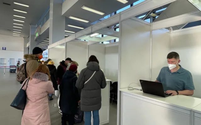 Na brněnské výstaviště míří uprchlíci z Ukrajiny. Otevřelo se tam centrum pomoci