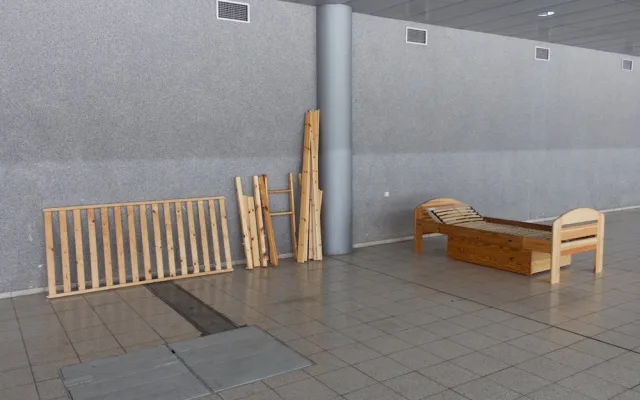 Brno sbírá nábytek pro Ukrajince. Přineste postele, spacáky a kuchyňské linky, vyzývá město