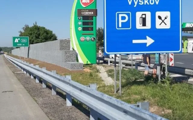 Více parkovacích míst i komfort pro řidiče. Jihomoravští silničáři plánují, že opraví u dálnic