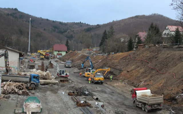 Mezi Brnem a Blanskem se letos rozjedou vlaky, slibují železničáři