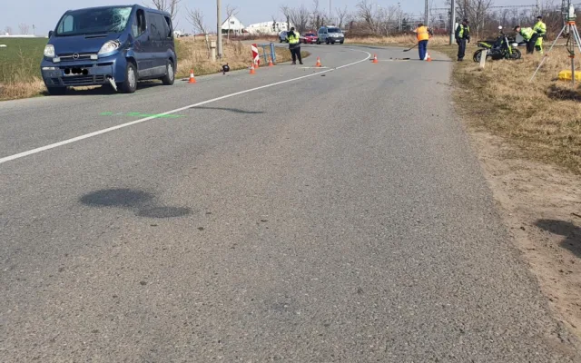 Motorkář vlétl do protisměru a narazil do dodávky. Na místě zemřel