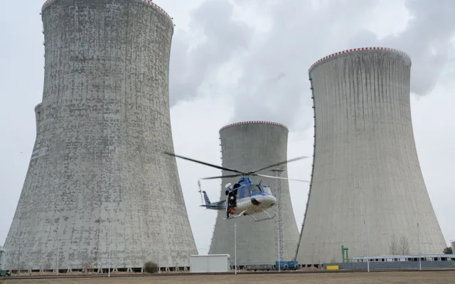 Vrtulník i záchranáři nad elektrárnou. V Dukovanech začalo speciální cvičení
