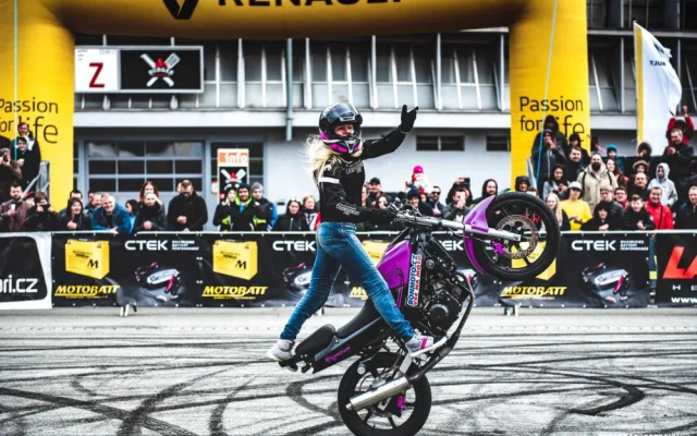 Brno zažije svátek motorkářů. Na výstaviště přijedou legendární Jawy, slavní jezdci i kaskadéři