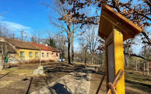 Lidé z Rosic mohou odpočívat v obnoveném zámeckém parku