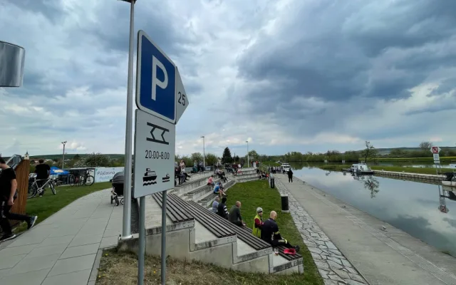 Baťův kanál je odemčený. Na vodní cestu se po zimě vrací turistické lodě
