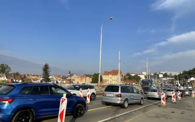 Dopravu v Brně paralyzovalo omezení u Tomkova náměstí. Řidiči nabírají výrazná zpoždění