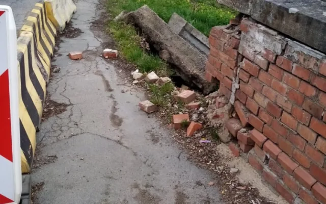 Silničáři narychlo zavřeli u Brna most. Rozpadá se, konstatovali