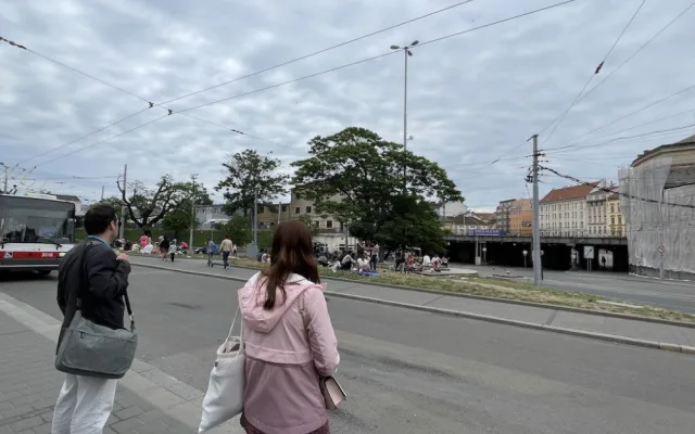 Brnu dochází trpělivost s ukrajinskými Romy z nádraží. Odsune je za plot