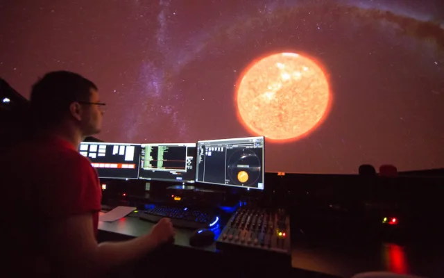 Podívejte se na nejnovější a nejlepší filmy pro digitální planetária 