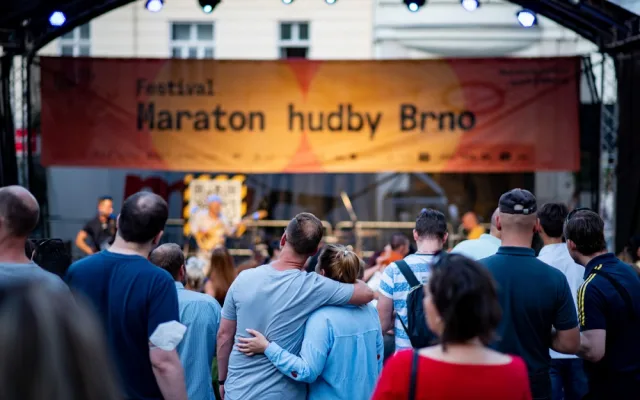 Hudba na každém kroku. Maraton hudby Brno rozezní i mendelovský skleník