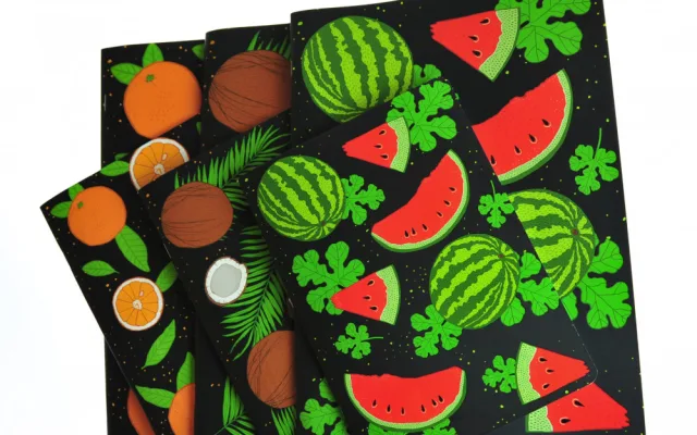 Vůně či stránky plné teček. Papírníci si dělají zásoby trendy sešitů 