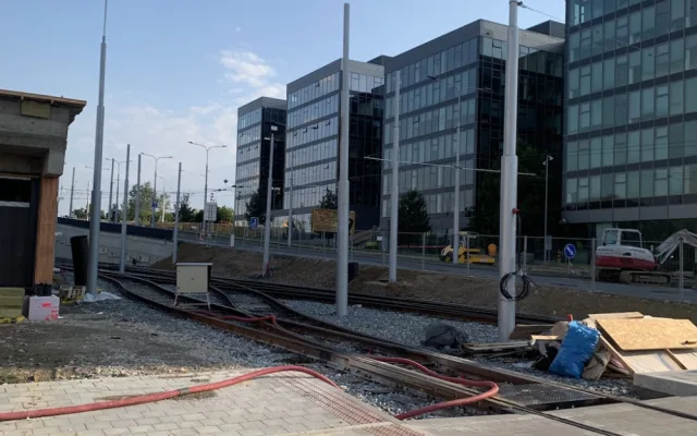 Brno se blíží tramvajové trati ke kampusu. Na koleje po prázdninách vyjedou první šaliny