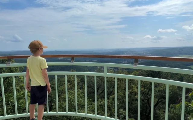 Rozhledna Babí lom je po roce opět otevřená. Očekává nápor turistů