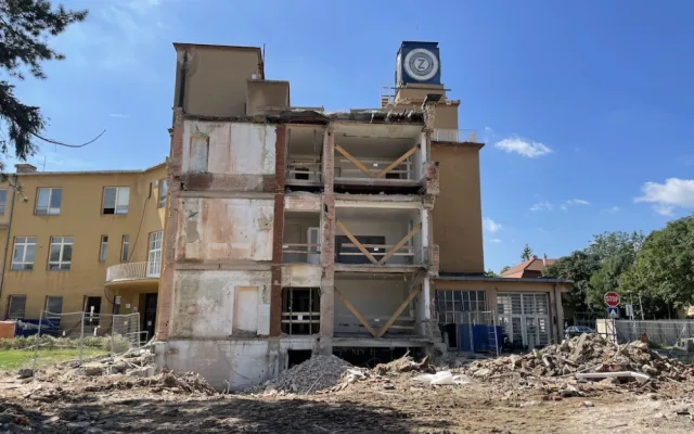 Bývalý areál brněnské Zbrojovky šel k zemi. Investor začíná s budováním nové čtvrti