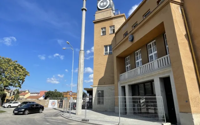 Bývalý areál brněnské Zbrojovky šel k zemi. Investor začíná s budováním nové čtvrti