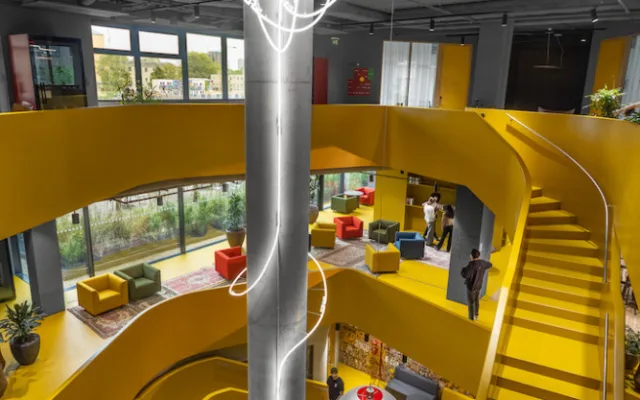 Nejmodernější brněnský cowork Clubco otevřel dvě nová patra sdílených kanceláří
