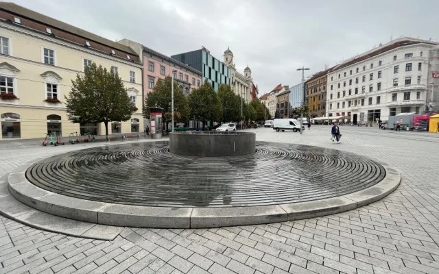 Vypusťte kašny, zahlásili v Brně o měsíc dříve. Na vině jsou drahé energie i počasí