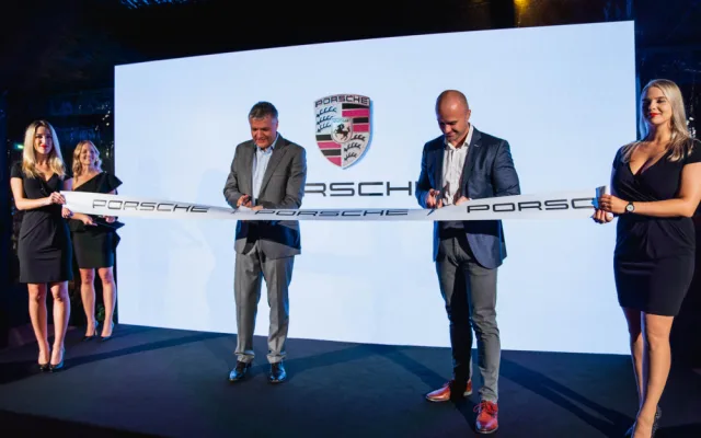 Porsche získalo nový domov v Brně. Výrobce vozů otevřel ve městě moderní centrum