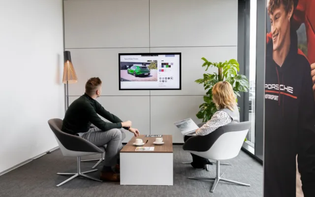 Porsche získalo nový domov v Brně. Výrobce vozů otevřel ve městě moderní centrum