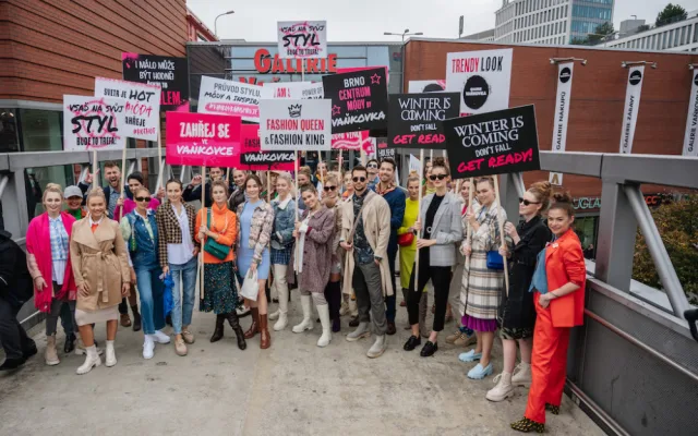 Fashion show ve Vaňkovce vyvrcholila průvodem modelek a modelů do centra města