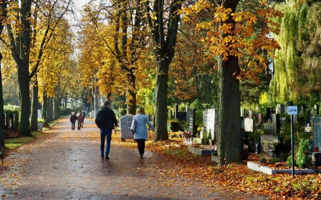 Blíží se památka zesnulých. Policie je připravena na kapsáře i sváteční řidiče v Brně