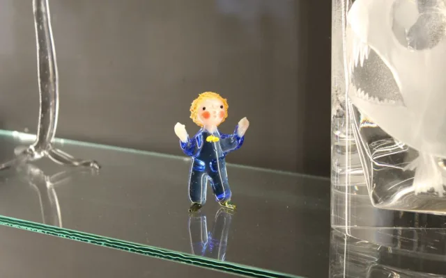 Muzeum v Brně ukazuje skleněného Malého prince i jeho planety