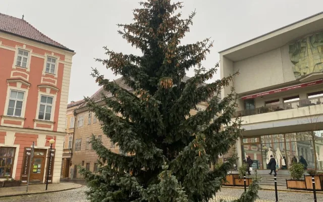 Dva stromy, ruské kolo i výzdoba jako v Praze. Znojmu advent nezkazí ani ceny energií