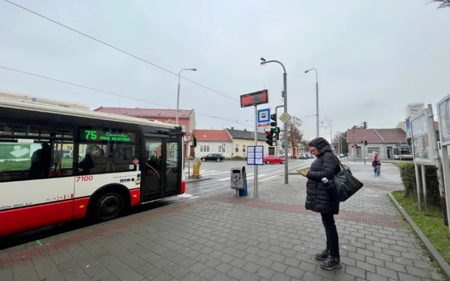 Brno jde s dobou. Příjezdy a odjezdy šalin v Židenicích ukazují digitální tabule