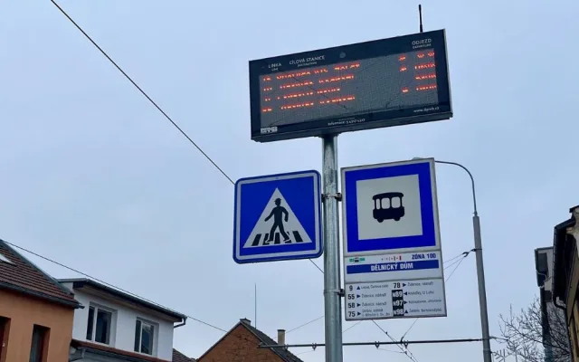 Brno jde s dobou. Příjezdy a odjezdy šalin v Židenicích ukazují digitální tabule