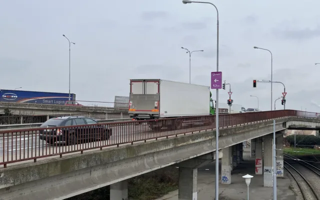 Brnu hrozí dopravní kolaps. Silničáři na dva roky omezí provoz na mostě Otakara Ševčíka
