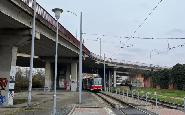 Brnu hrozí dopravní kolaps. Silničáři na dva roky omezí provoz na mostě Otakara Ševčíka